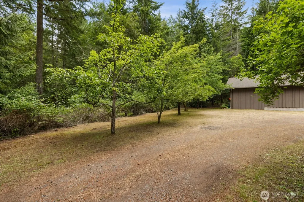 8677 Glenwood Road SW Port Orchard WA 98367
