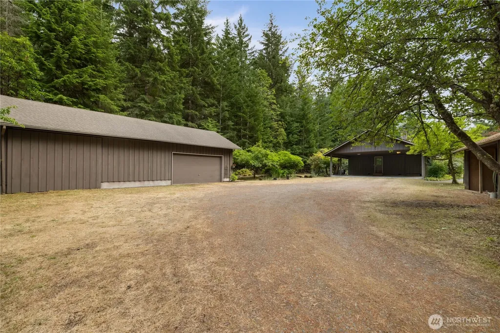 8677 Glenwood Road SW Port Orchard WA 98367