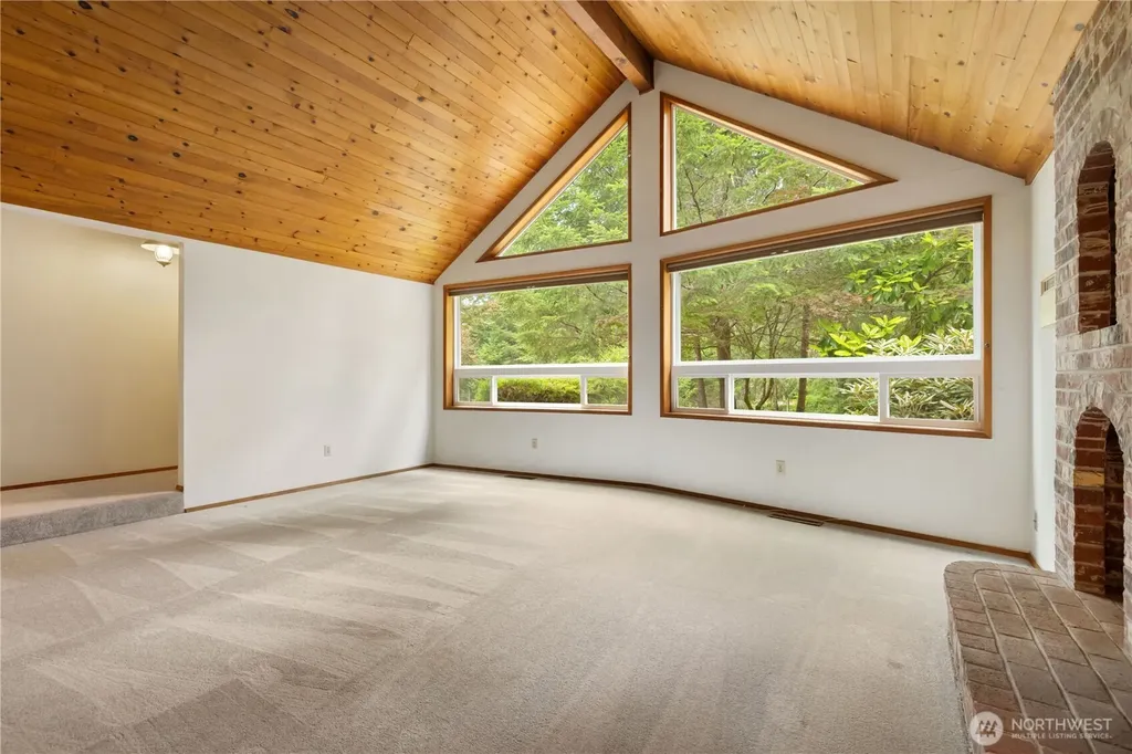 8677 Glenwood Road SW Port Orchard WA 98367