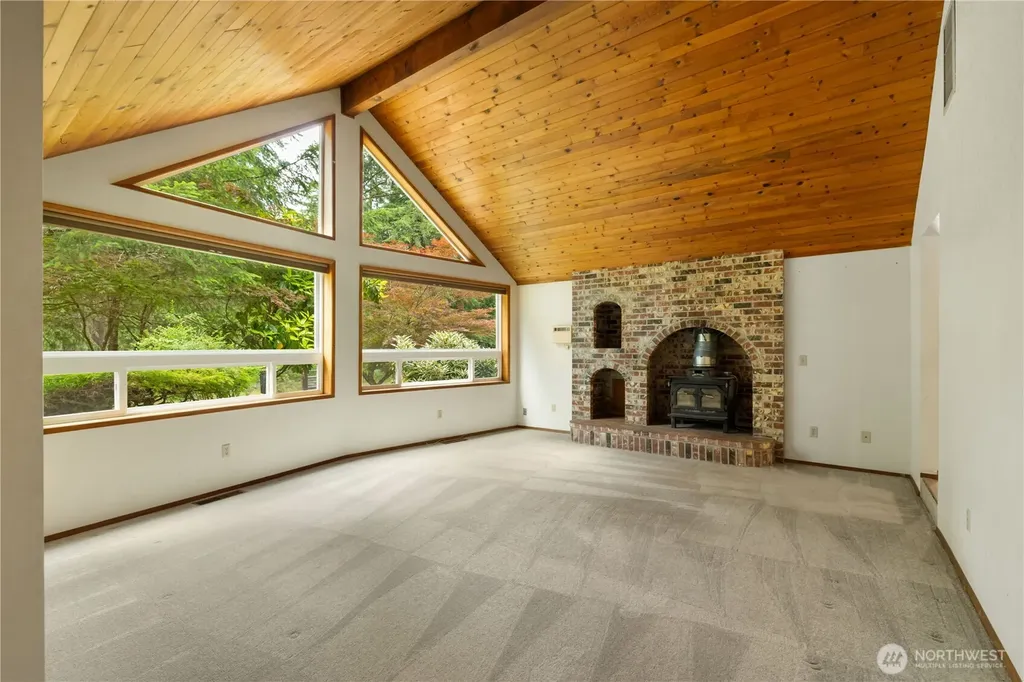 8677 Glenwood Road SW Port Orchard WA 98367