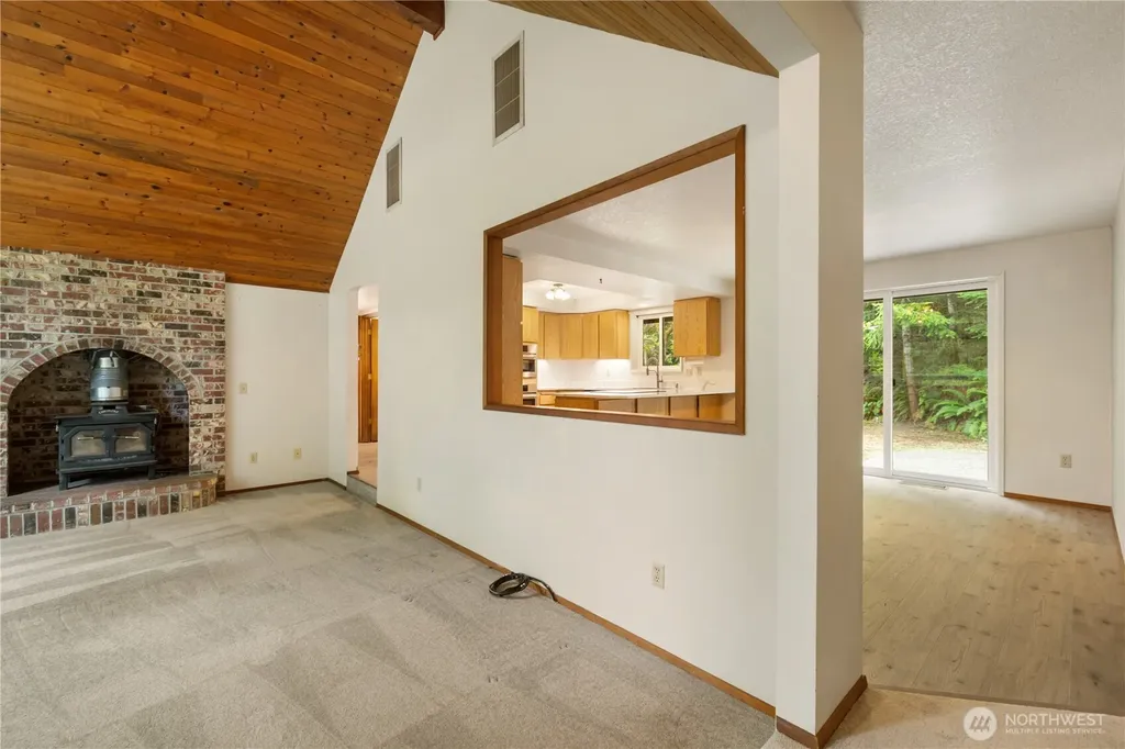 8677 Glenwood Road SW Port Orchard WA 98367