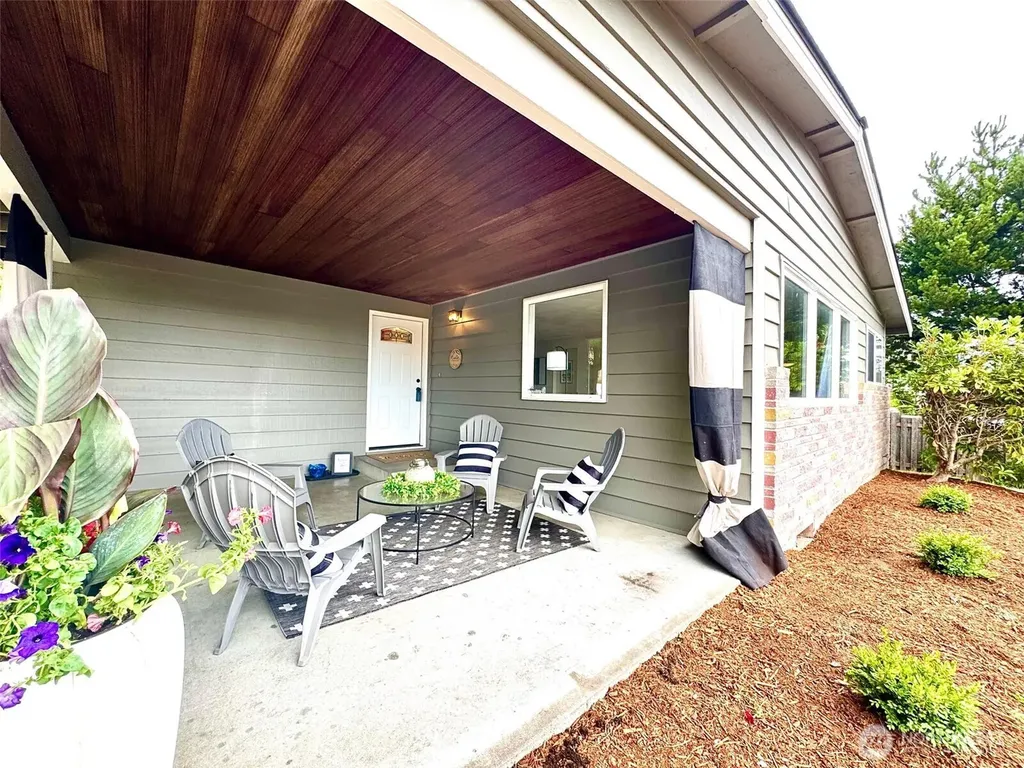 5202 N Highland Street Ruston WA 98407