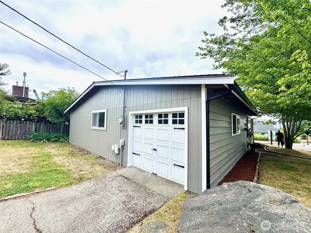 5202 N Highland Street Ruston WA 98407