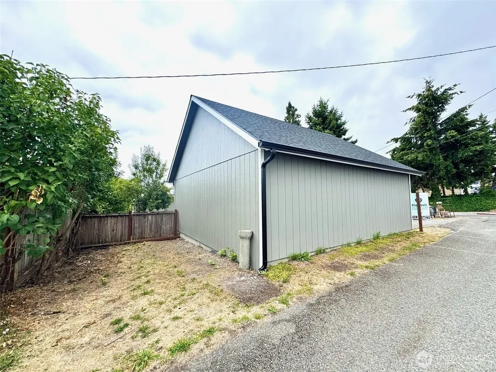 5202 N Highland Street Ruston WA 98407