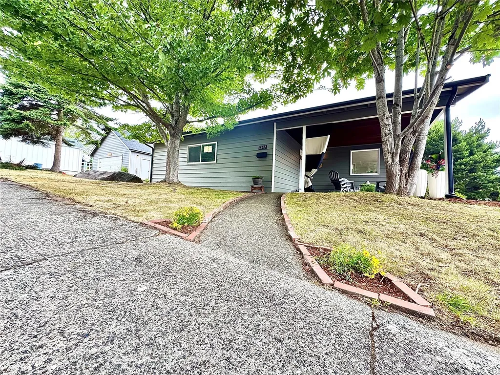 5202 N Highland Street Ruston WA 98407