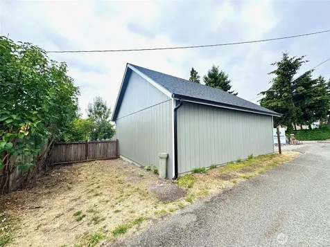 5202 N Highland Street Ruston WA 98407