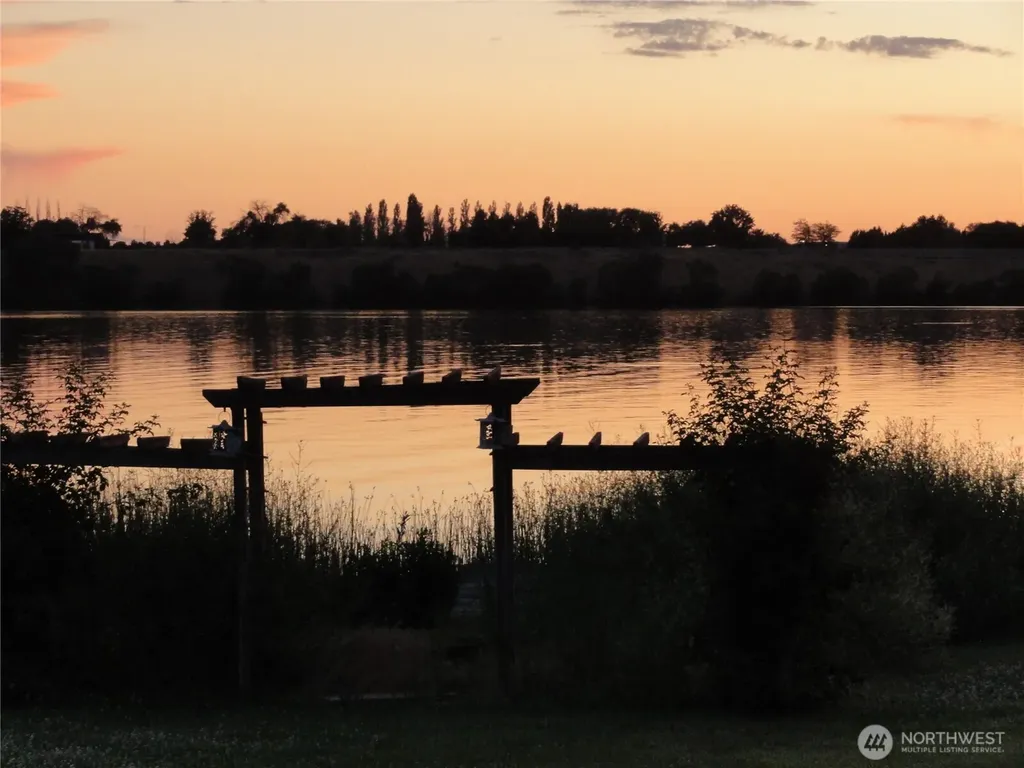 3862 Shorecrest Drive NE Moses Lake WA 98837