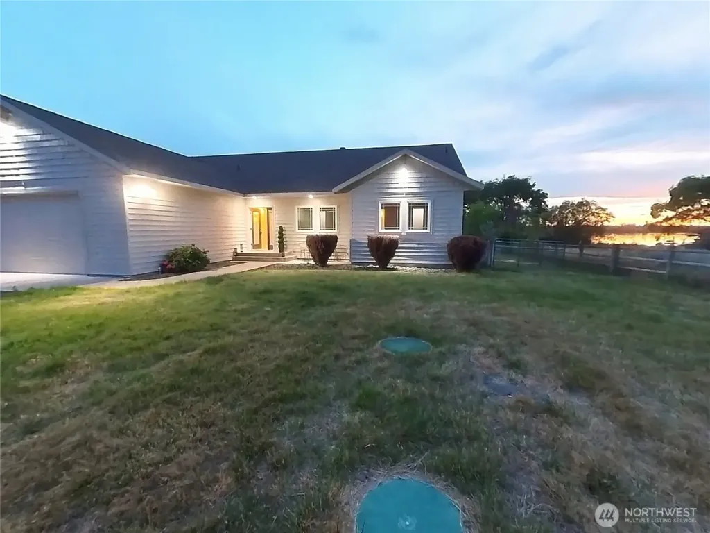 3862 Shorecrest Drive NE Moses Lake WA 98837