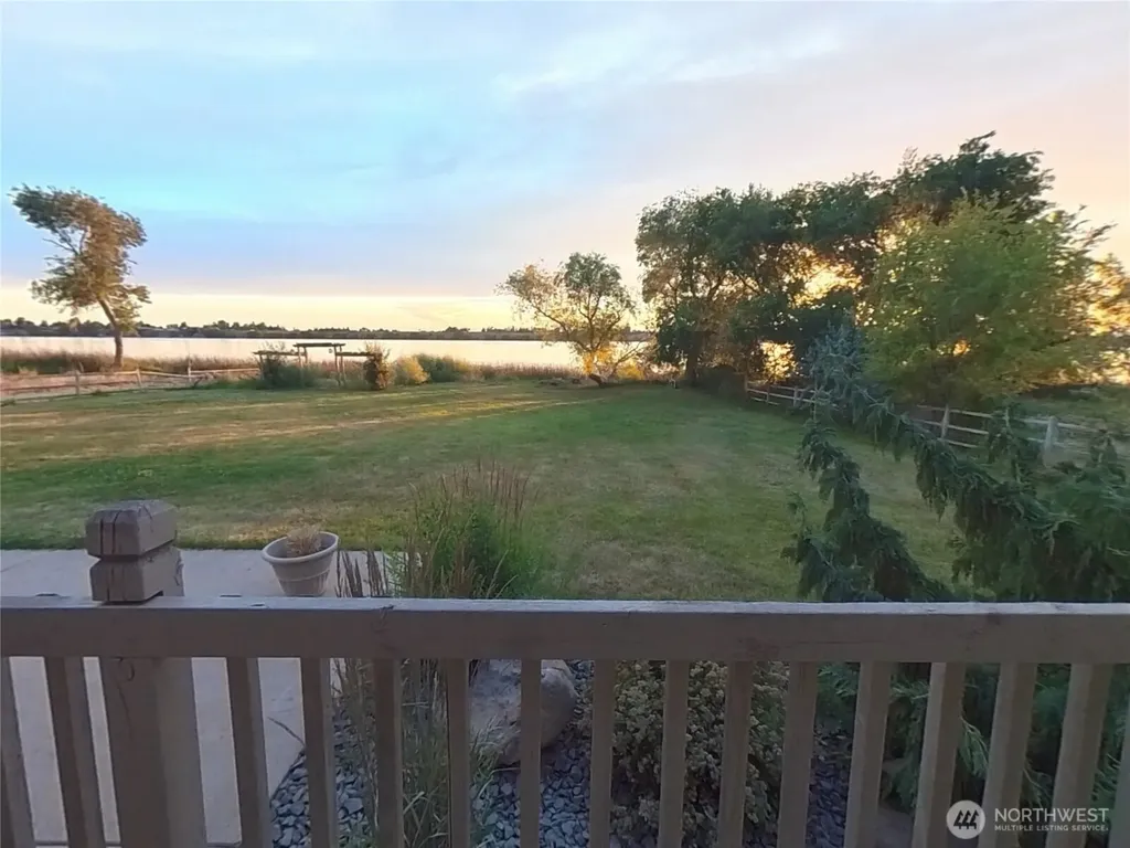 3862 Shorecrest Drive NE Moses Lake WA 98837