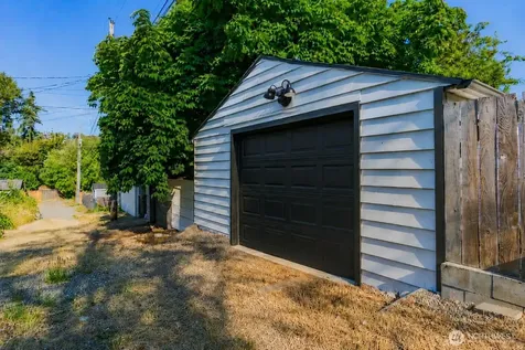 1836 E Fairbanks Street Tacoma WA 98404