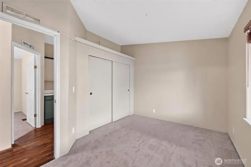 819 Mountain Villa Loop Enumclaw WA 98022