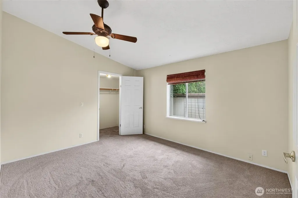 819 Mountain Villa Loop Enumclaw WA 98022