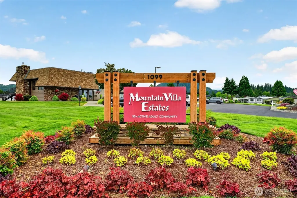 819 Mountain Villa Loop Enumclaw WA 98022