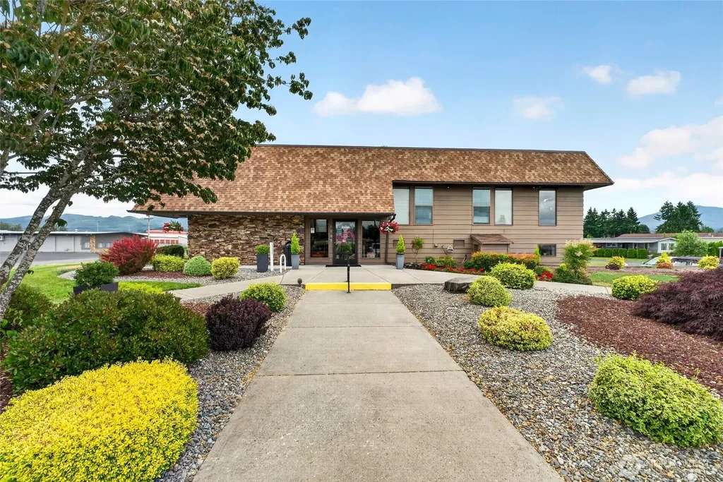 819 Mountain Villa Loop Enumclaw WA 98022