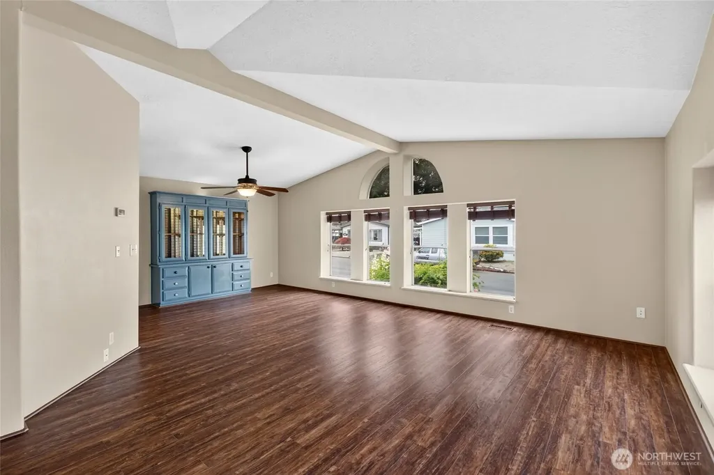 819 Mountain Villa Loop Enumclaw WA 98022