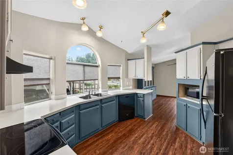 819 Mountain Villa Loop Enumclaw WA 98022