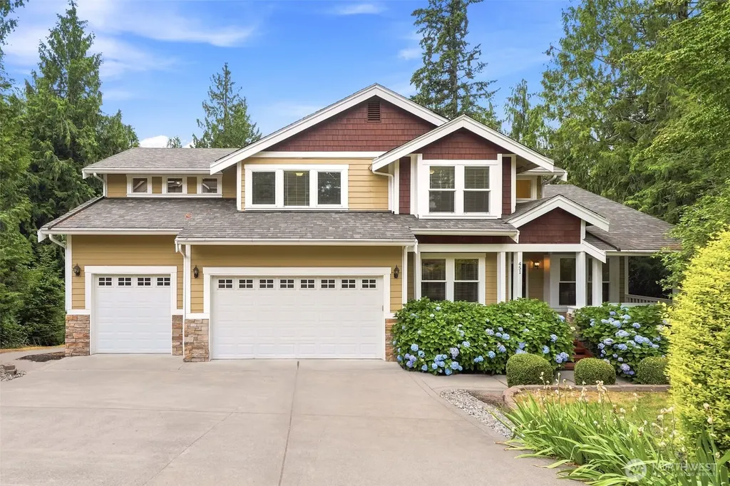 451 211th Avenue NE Sammamish WA 98074