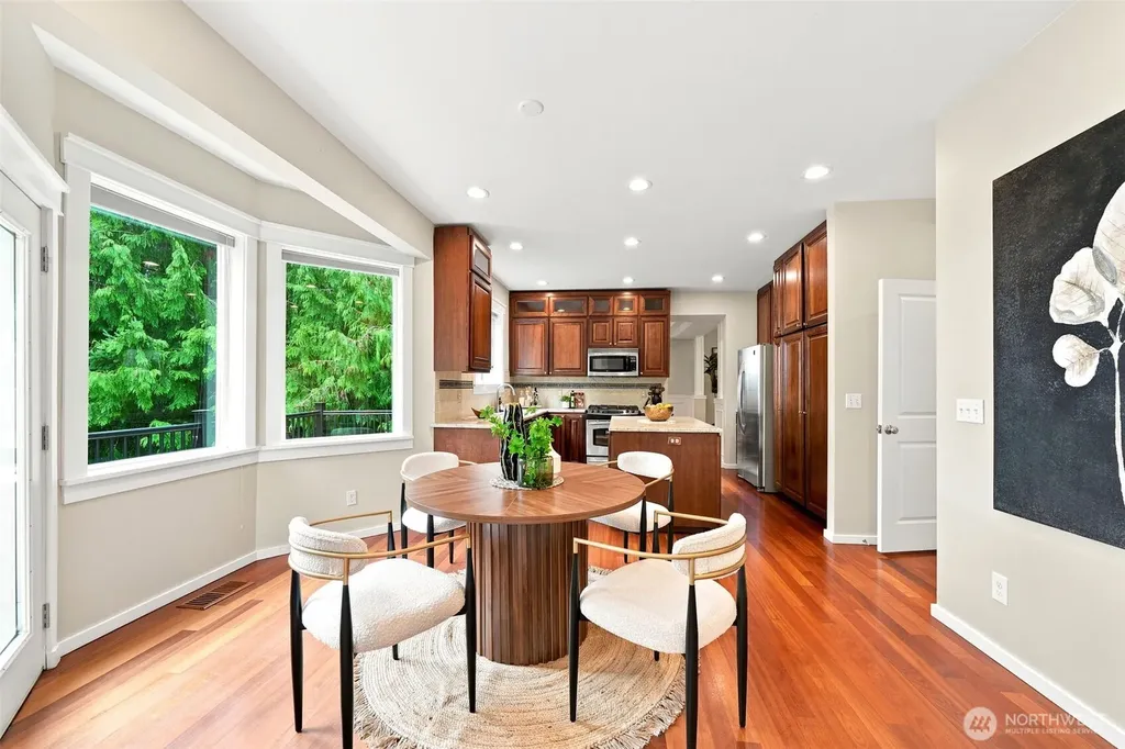 451 211th Avenue NE Sammamish WA 98074