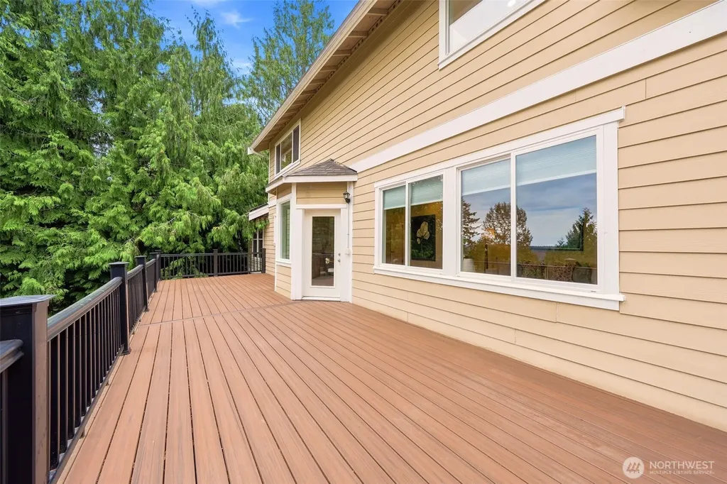 451 211th Avenue NE Sammamish WA 98074
