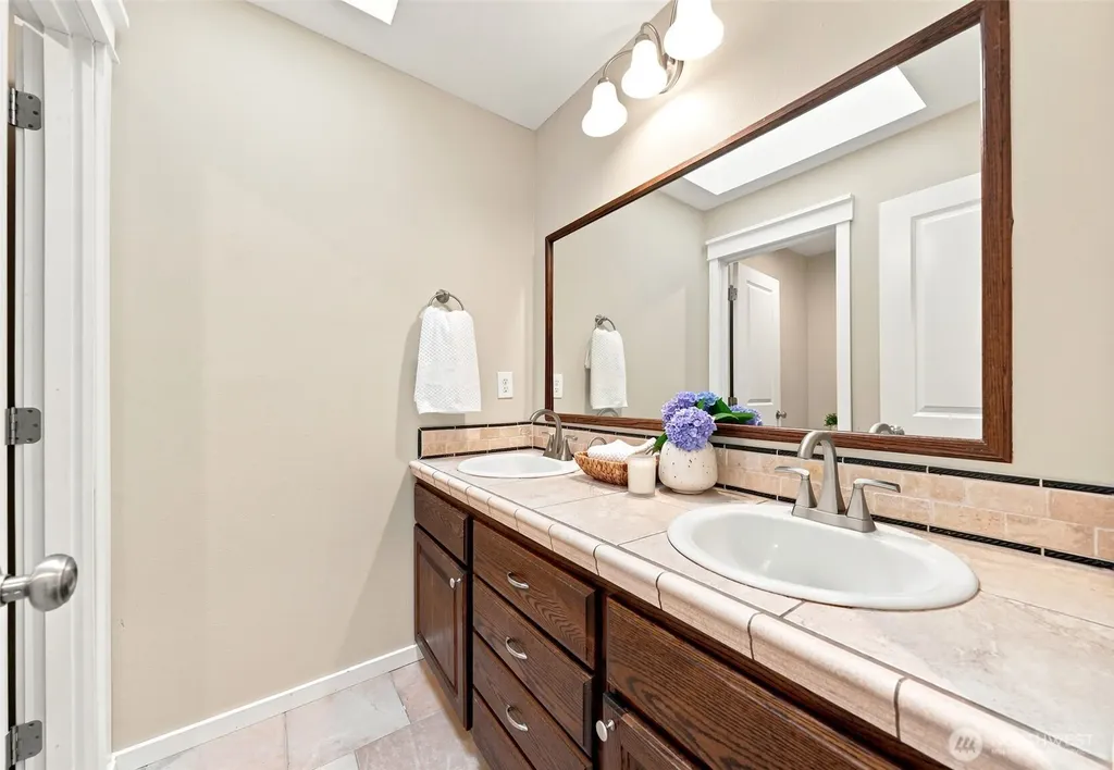 451 211th Avenue NE Sammamish WA 98074