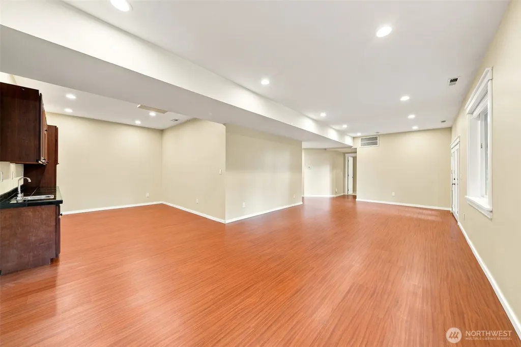 451 211th Avenue NE Sammamish WA 98074