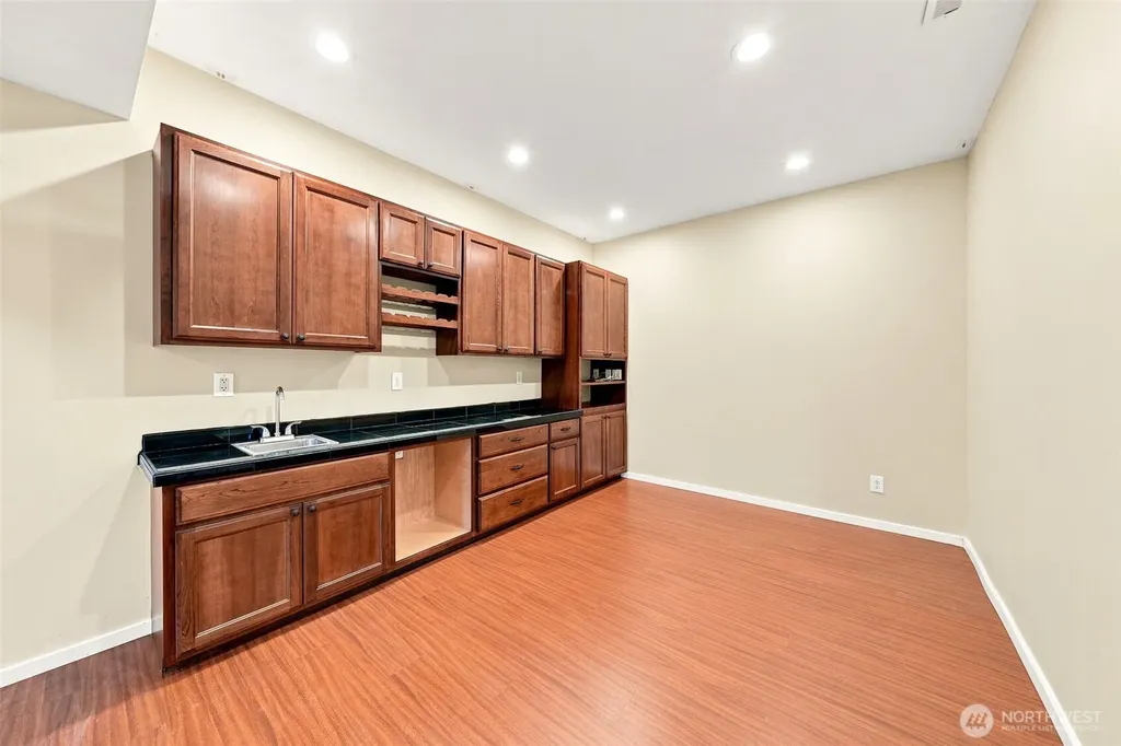 451 211th Avenue NE Sammamish WA 98074