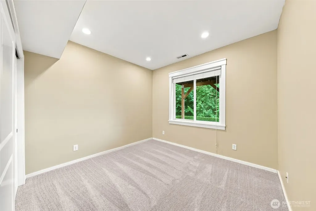 451 211th Avenue NE Sammamish WA 98074
