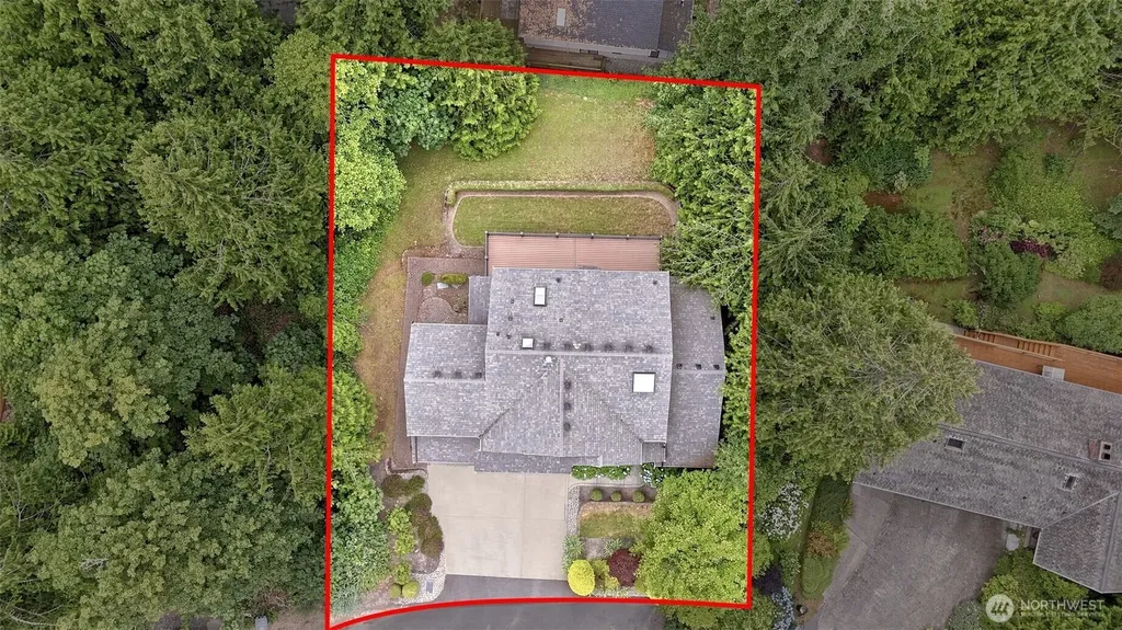 451 211th Avenue NE Sammamish WA 98074