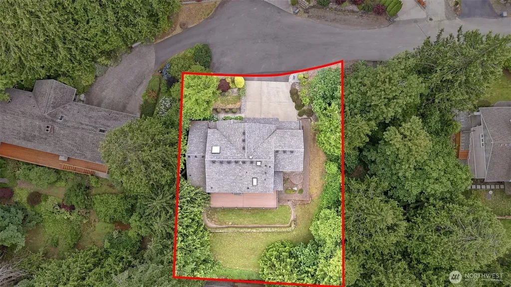 451 211th Avenue NE Sammamish WA 98074