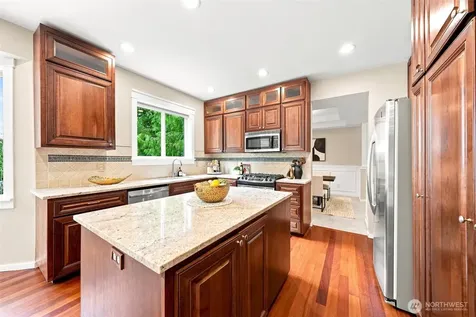 451 211th Avenue NE Sammamish WA 98074