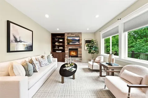 451 211th Avenue NE Sammamish WA 98074