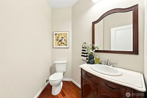 451 211th Avenue NE Sammamish WA 98074