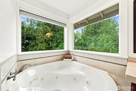 451 211th Avenue NE Sammamish WA 98074