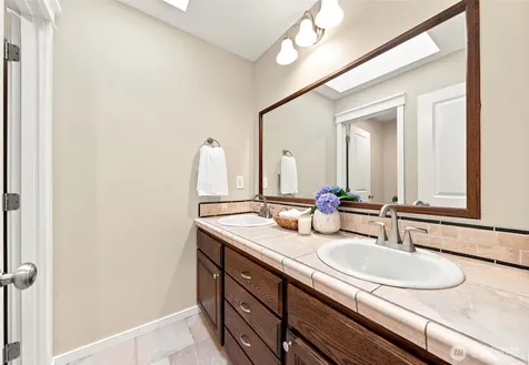 451 211th Avenue NE Sammamish WA 98074