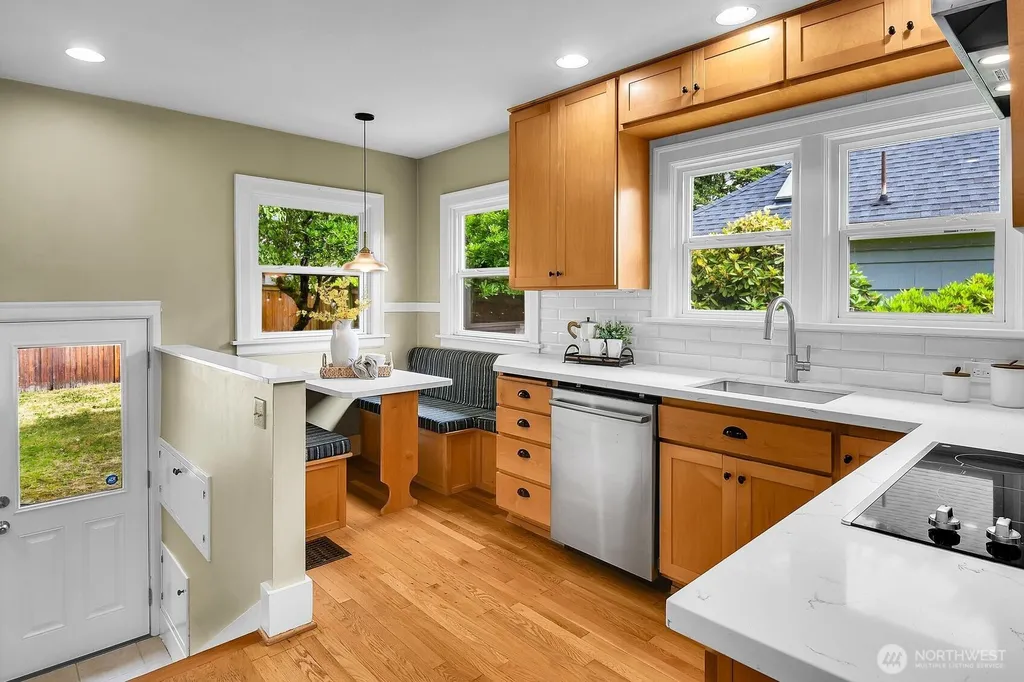 1216 N 47th Street Seattle WA 98103