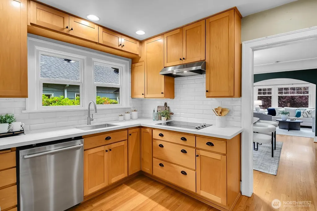1216 N 47th Street Seattle WA 98103