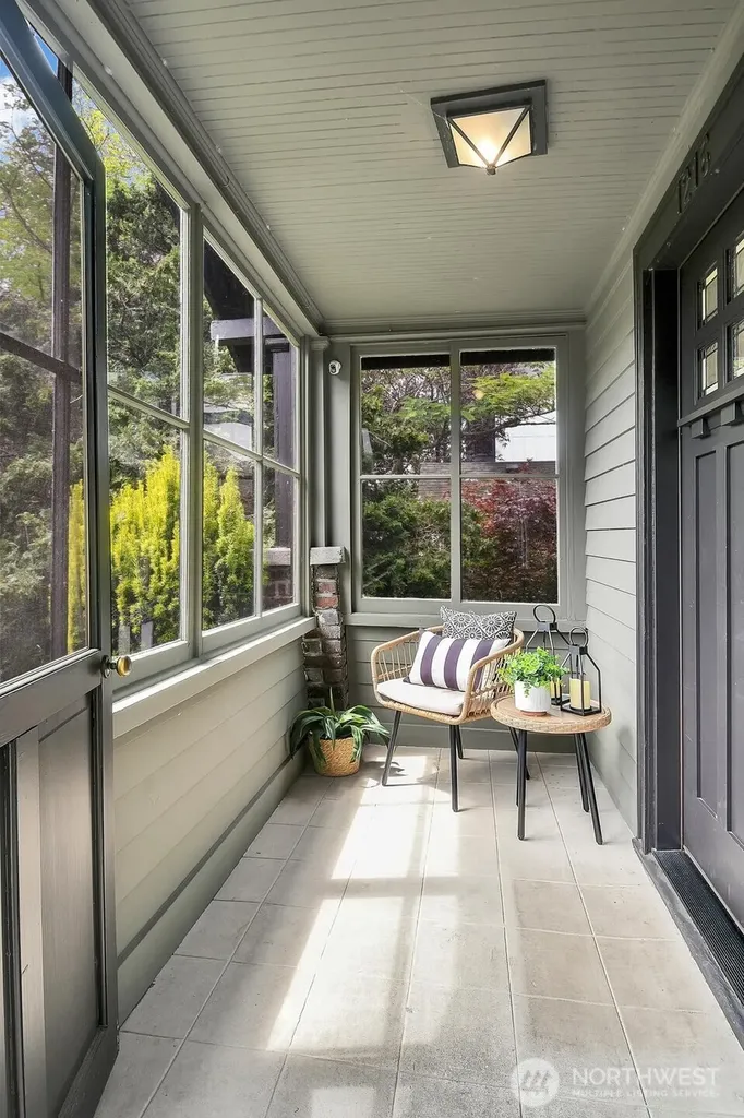 1216 N 47th Street Seattle WA 98103