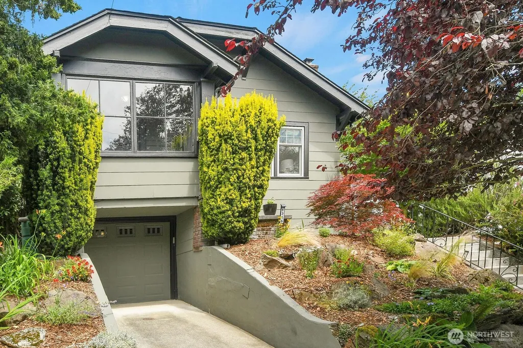 1216 N 47th Street Seattle WA 98103