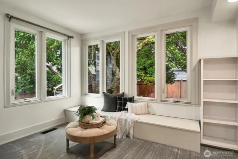 1216 N 47th Street Seattle WA 98103