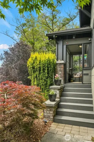 1216 N 47th Street Seattle WA 98103