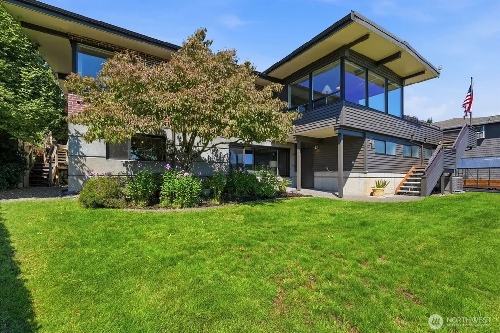8125 Bayridge Avenue Gig Harbor WA 98332