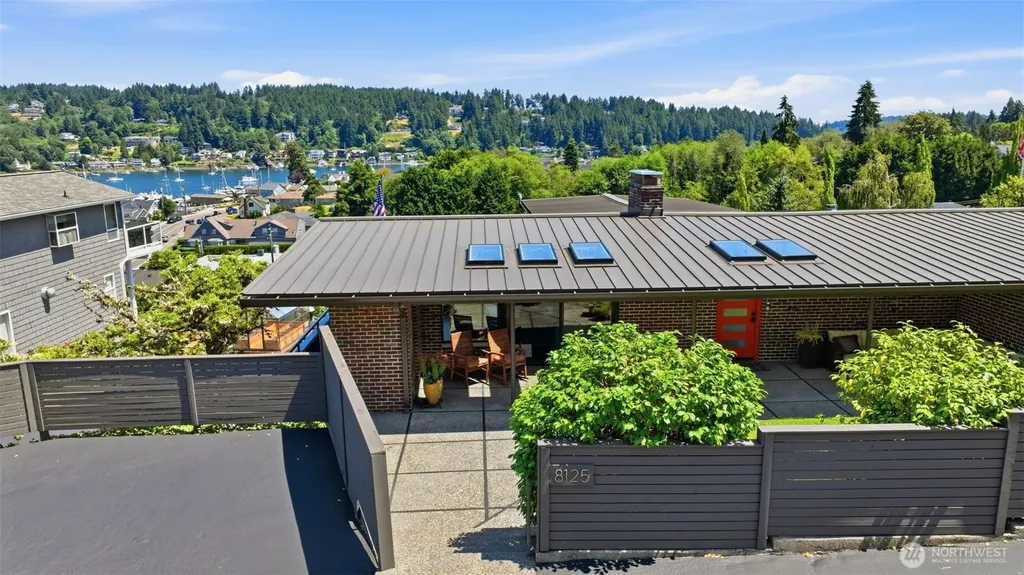 8125 Bayridge Avenue Gig Harbor WA 98332