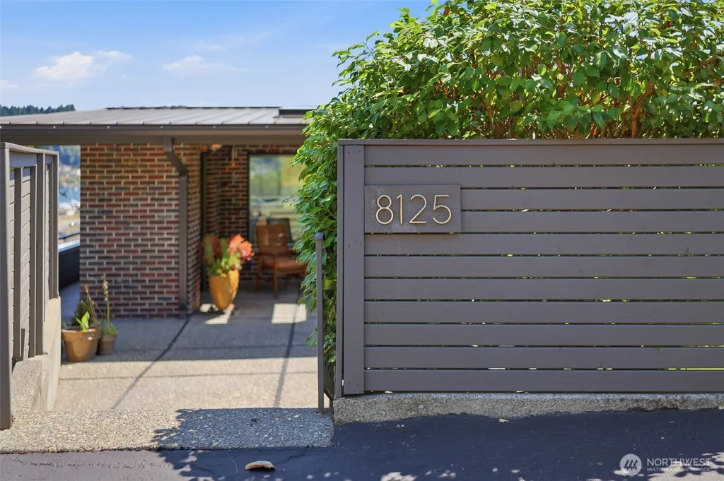 8125 Bayridge Avenue Gig Harbor WA 98332