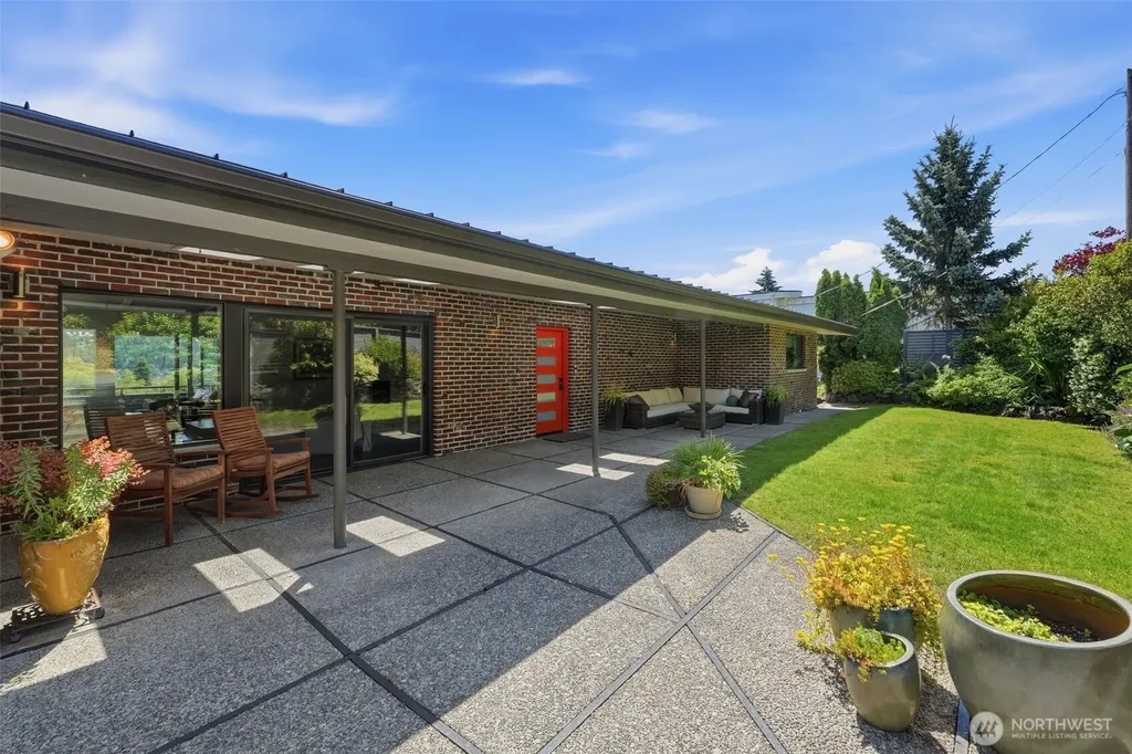 8125 Bayridge Avenue Gig Harbor WA 98332