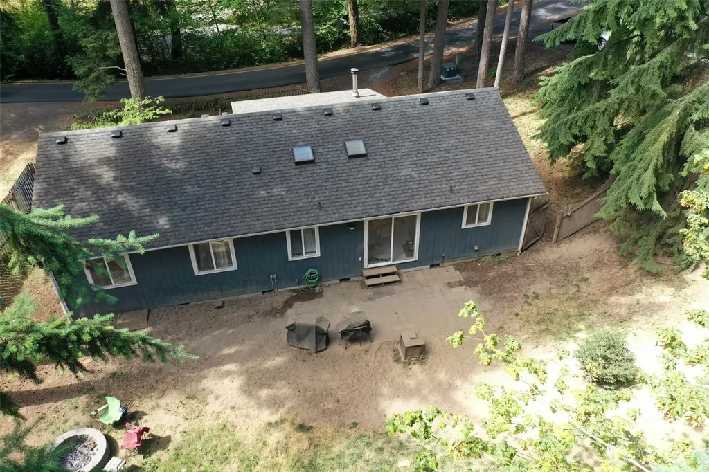 21640 N Clear Lake Blvd SE Yelm WA 98597
