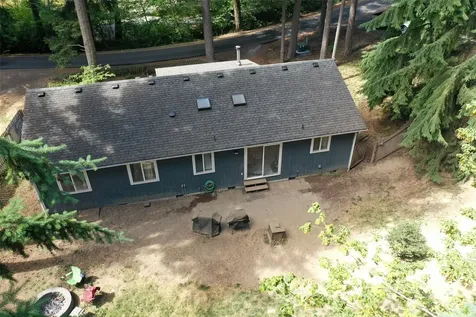 21640 N Clear Lake Blvd SE Yelm WA 98597