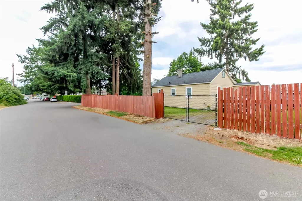 1826 G Street SE Auburn WA 98002