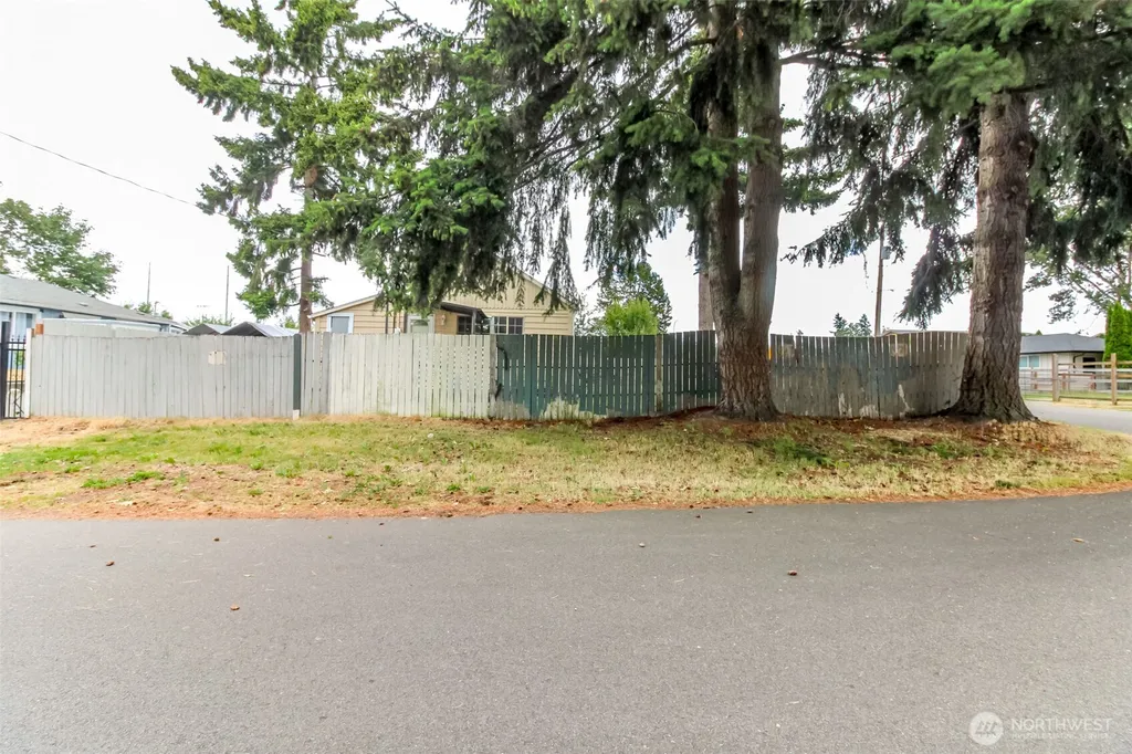 1826 G Street SE Auburn WA 98002
