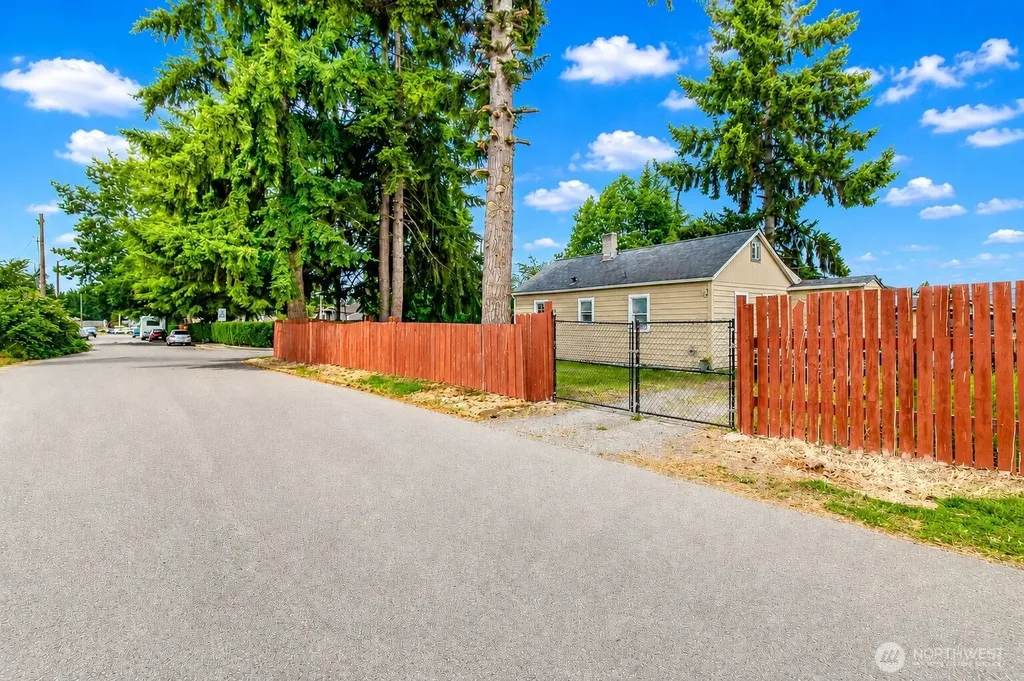 1826 G Street SE Auburn WA 98002