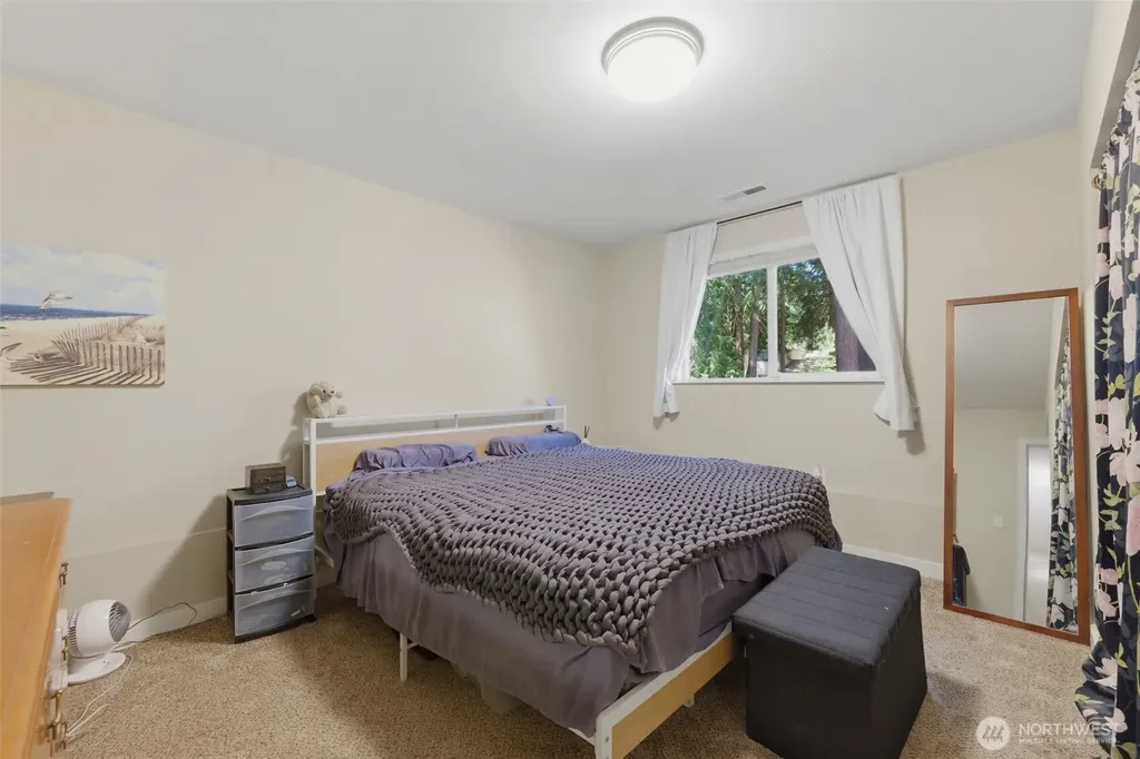 4541 82nd Place NW Silverdale WA 98383